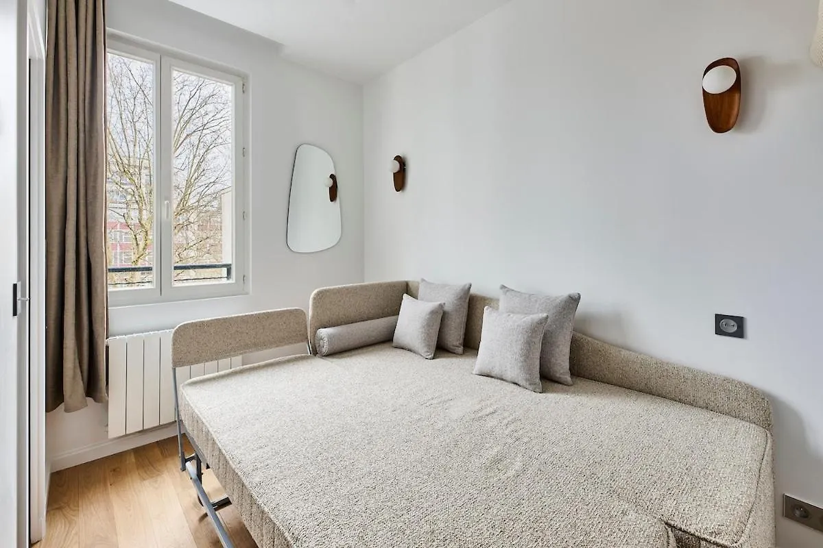 Lively & Trendy Neighborhood Metro L11 Apartment Paris 0*,  France